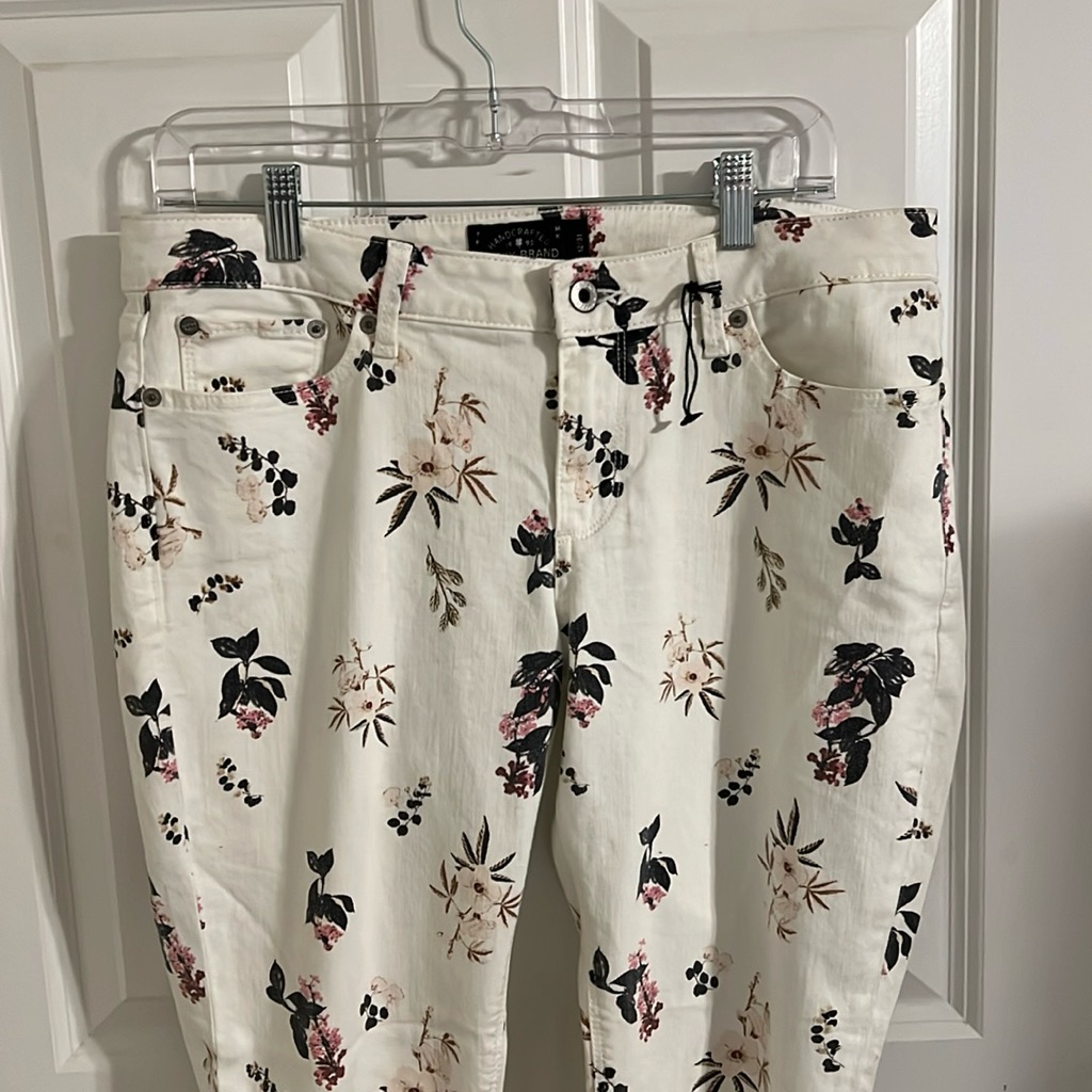 Brand New Lucky Brand Floral Jeans